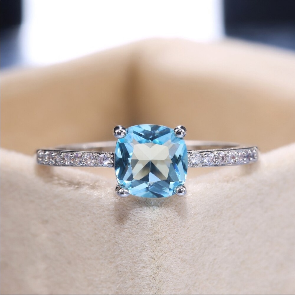 New Women’s 925 Square Aquamarine Ring - Picture 2 of 3